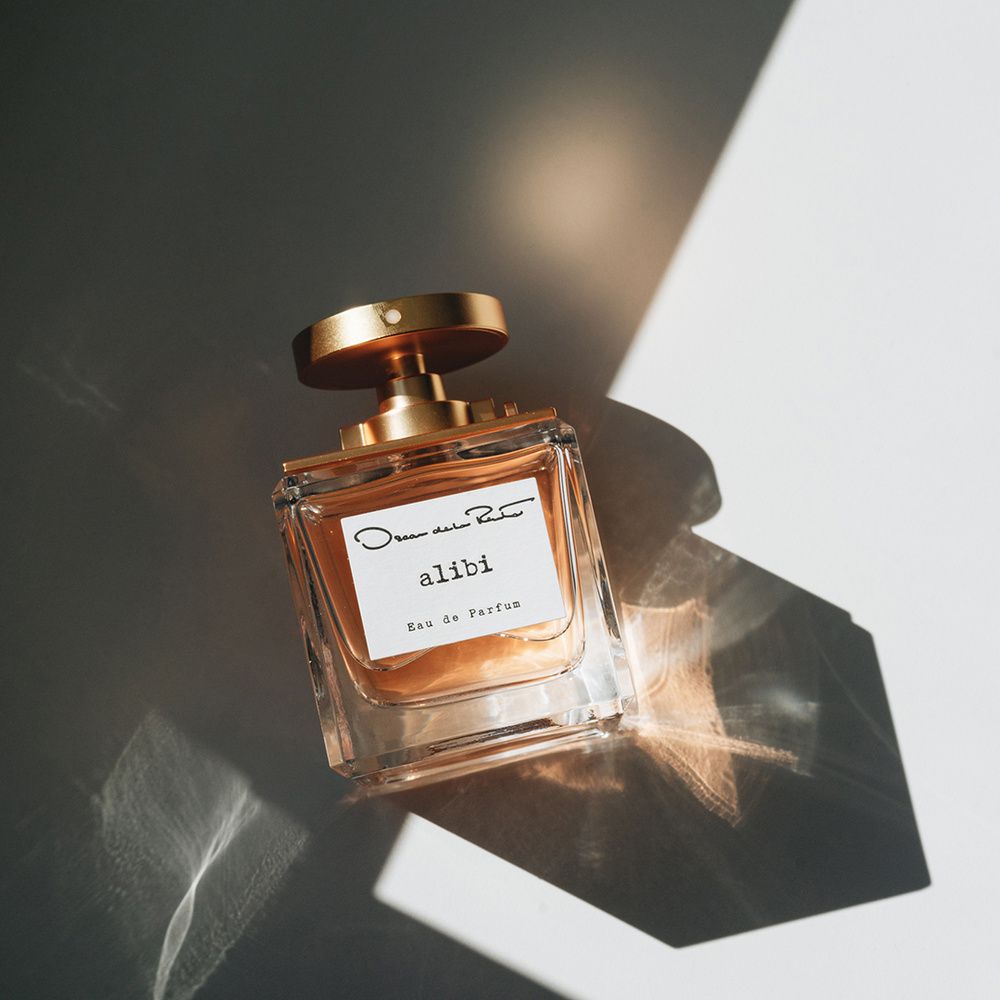 Alibi Eau de Parfum - Oscar de la Renta - Gallery 1