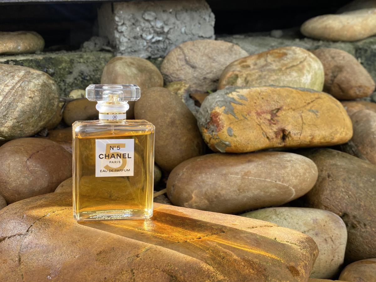 Chanel No 5 Eau de Parfum 100th Anniversary – Ask For The Moon Limited Edition - Chanel - Gallery 1
