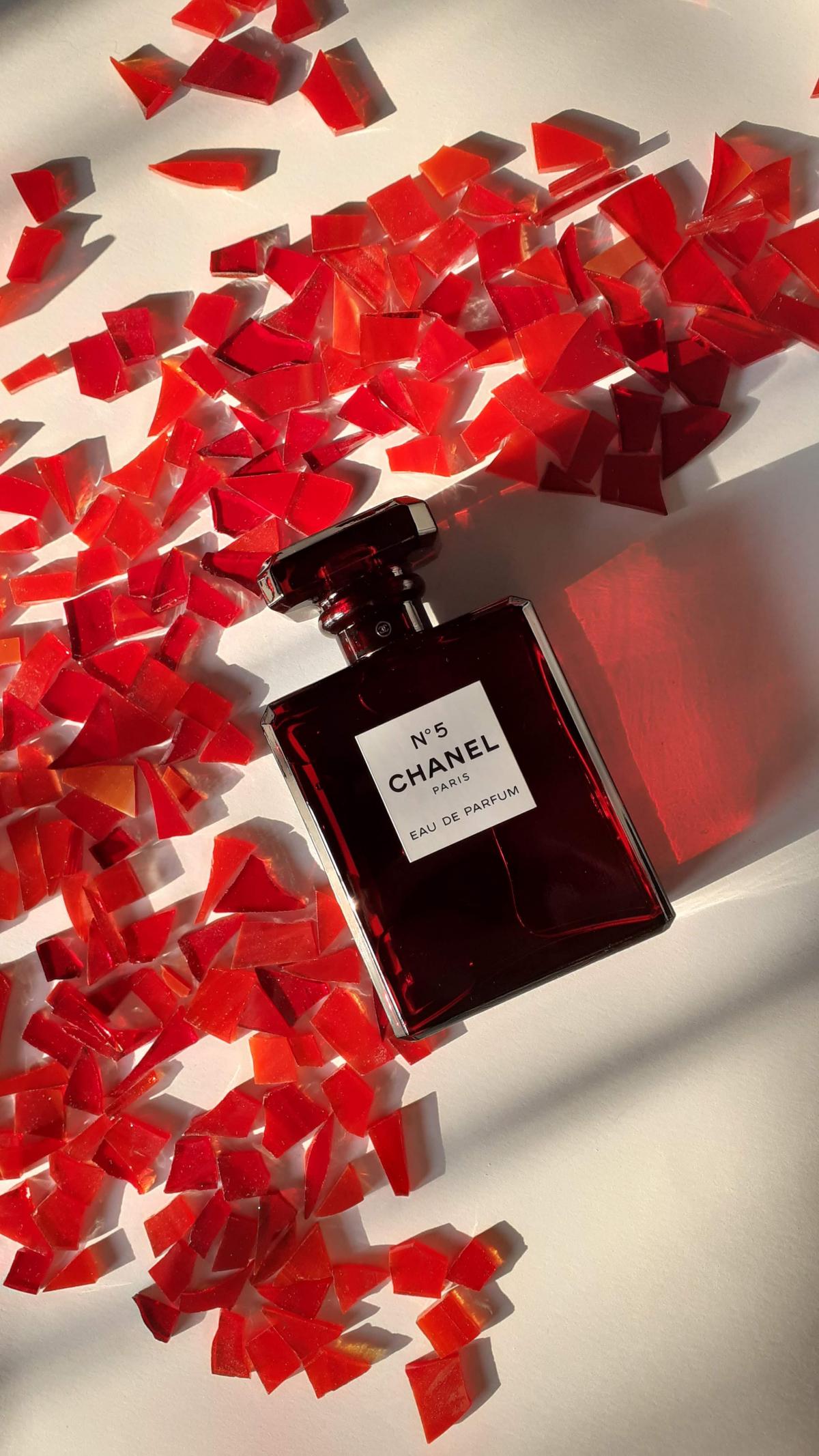 Chanel No 5 Eau de Parfum Red Edition - Chanel - Gallery 3