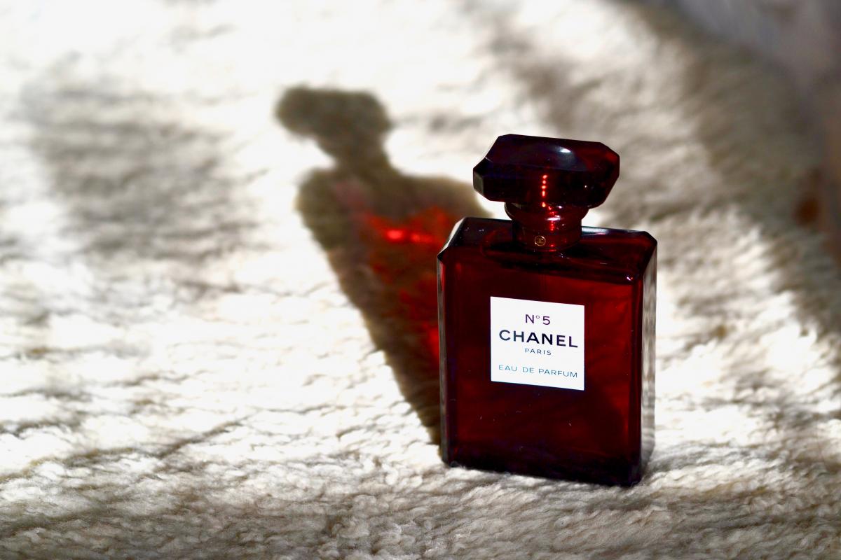Chanel No 5 Eau de Parfum Red Edition - Chanel - Gallery 1
