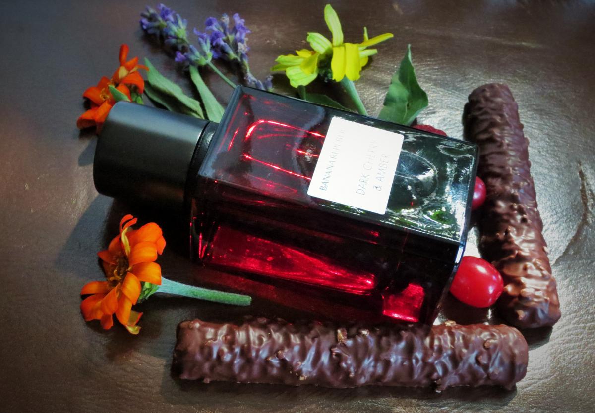 Dark Cherry & Amber - Banana Republic - Gallery 4