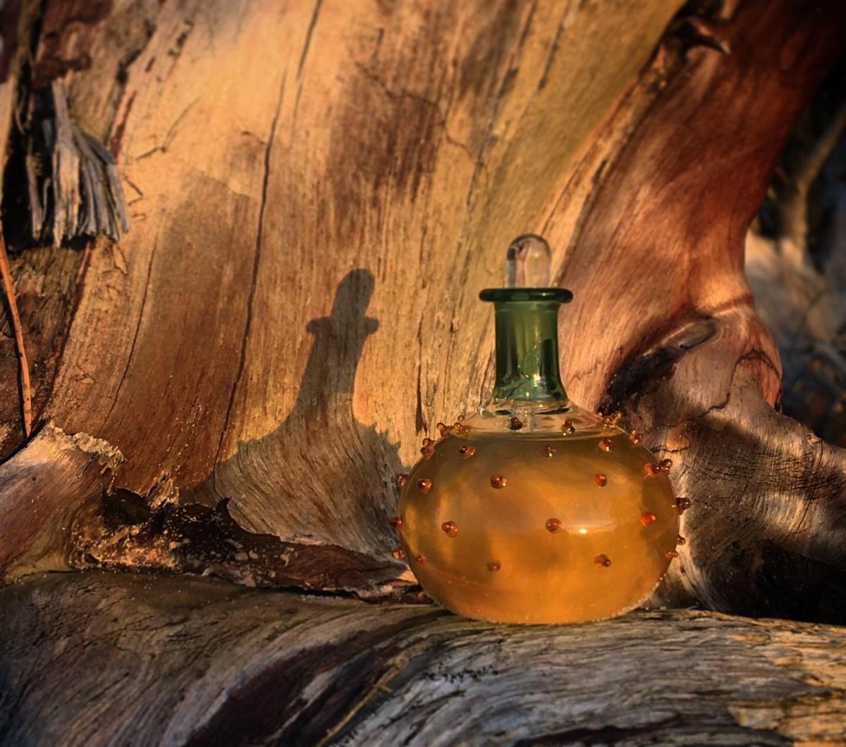 Eau Dadette Attar Perfume - Santi Burgas - Gallery 1