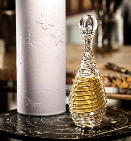 J'adore Eau de Parfum Infinissime x India Mahdavi - Dior - Gallery 2