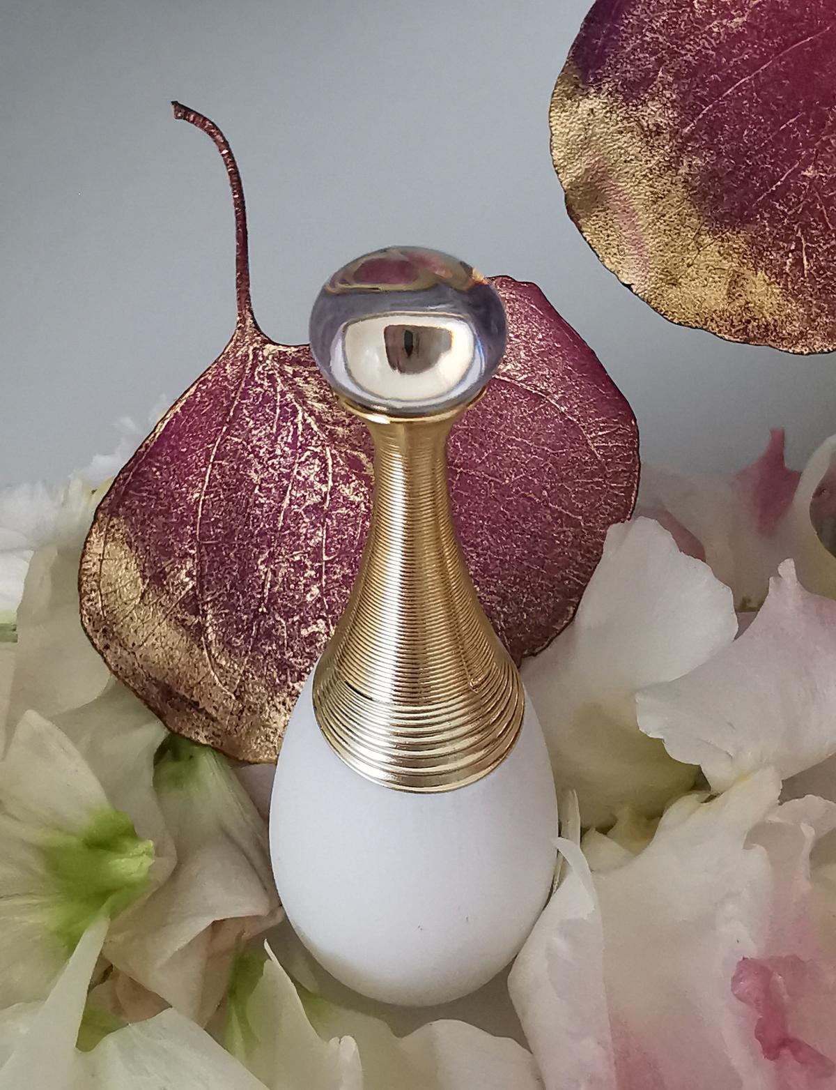 J'adore Parfum d'Eau - Dior - Gallery 3