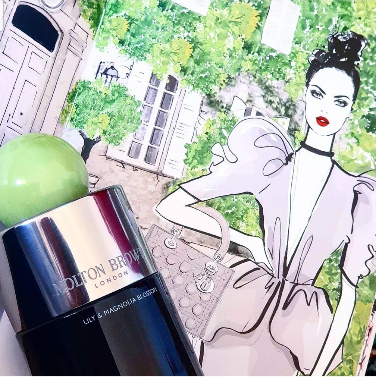 Lily & Magnolia Blossom Eau de Parfum - Molton Brown - Gallery 1