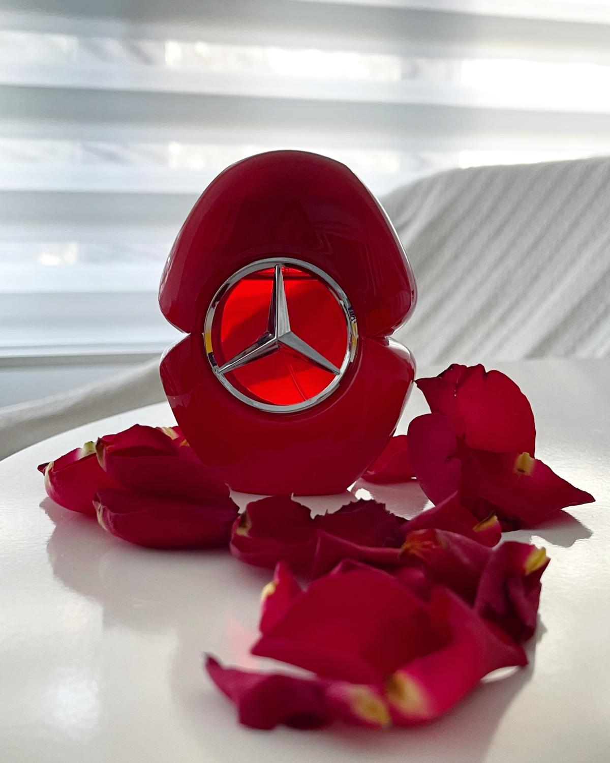 Mercedes-Benz Woman In Red - Mercedes-Benz - Gallery 1