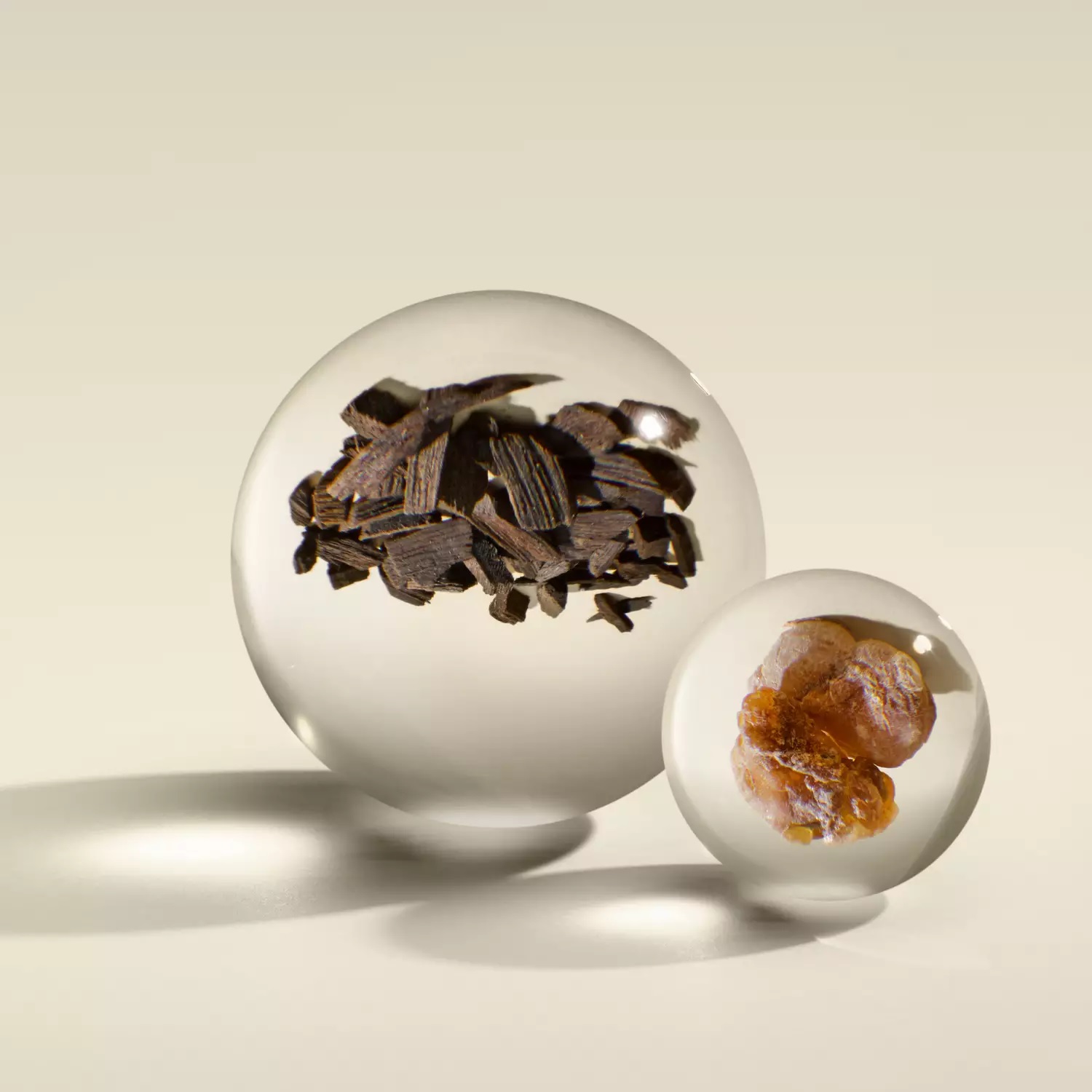 Mesmerising Oudh Accord & Gold Eau de Parfum - Molton Brown - Gallery 3