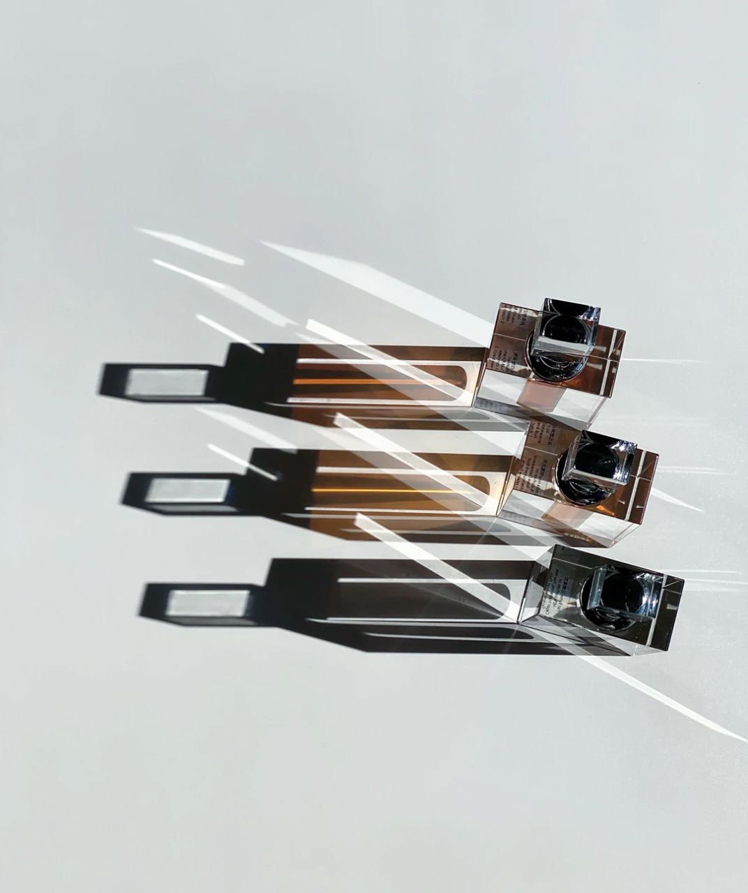 Par Fume 云烟雾影 - Mobius Fragrances 莫比乌斯 - Gallery 1