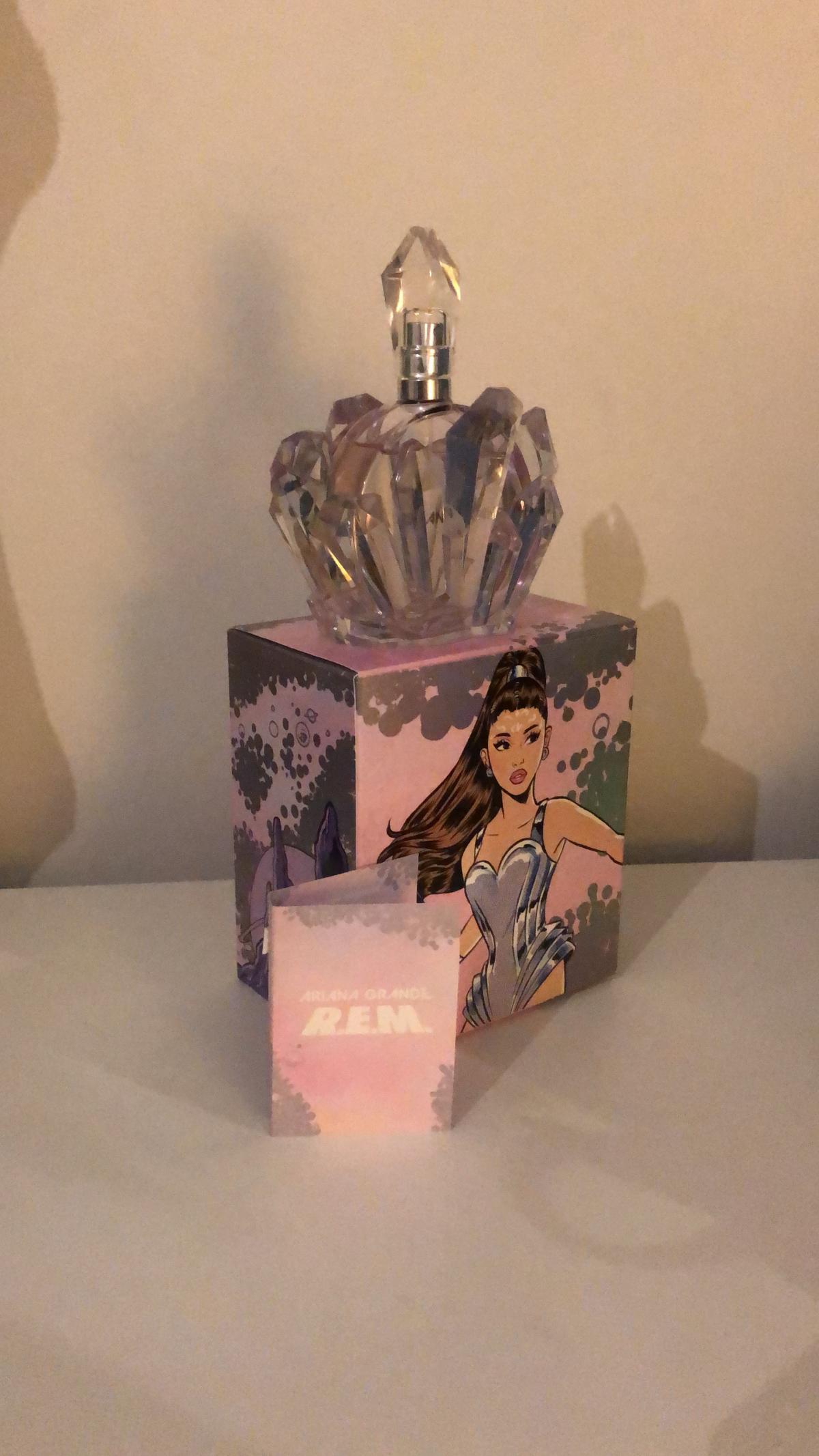 R.E.M. - Ariana Grande - Gallery 4