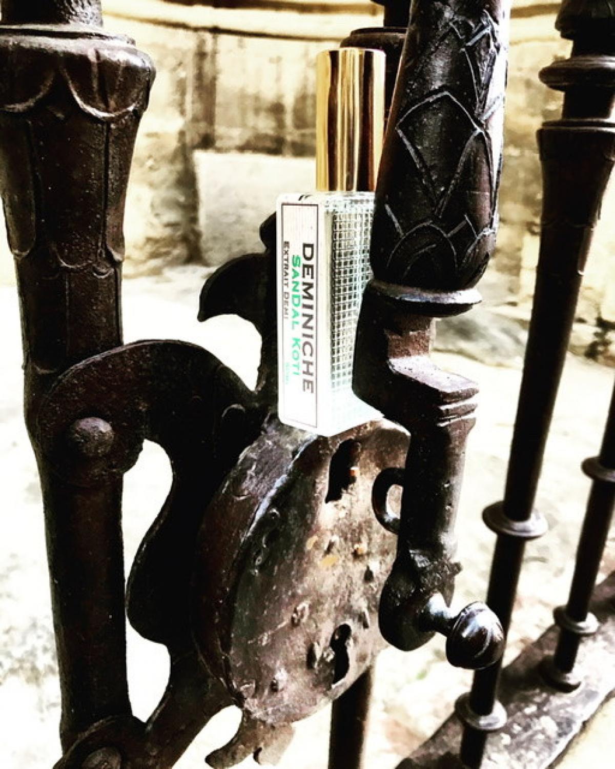 Sandal Koti - Ricardo Ramos Perfumes de Autor - Gallery 3