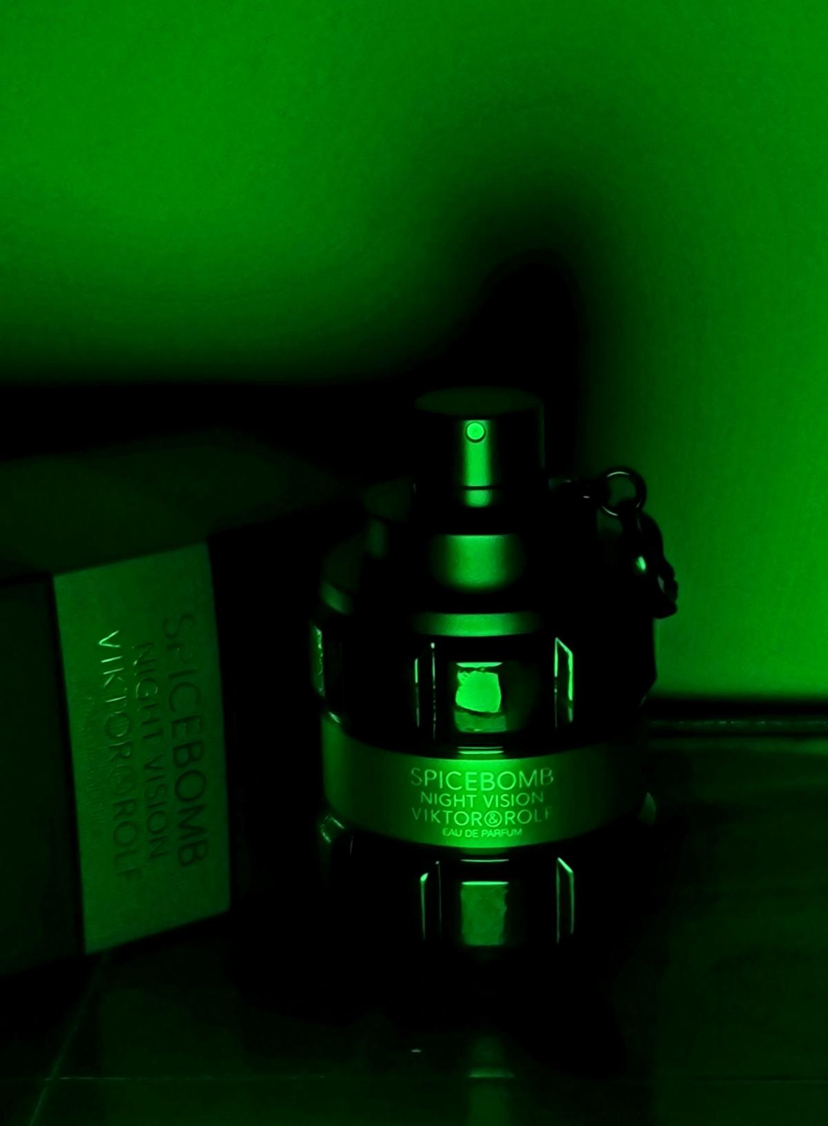 Spicebomb Night Vision Eau de Parfum - Viktor&Rolf - Gallery 4