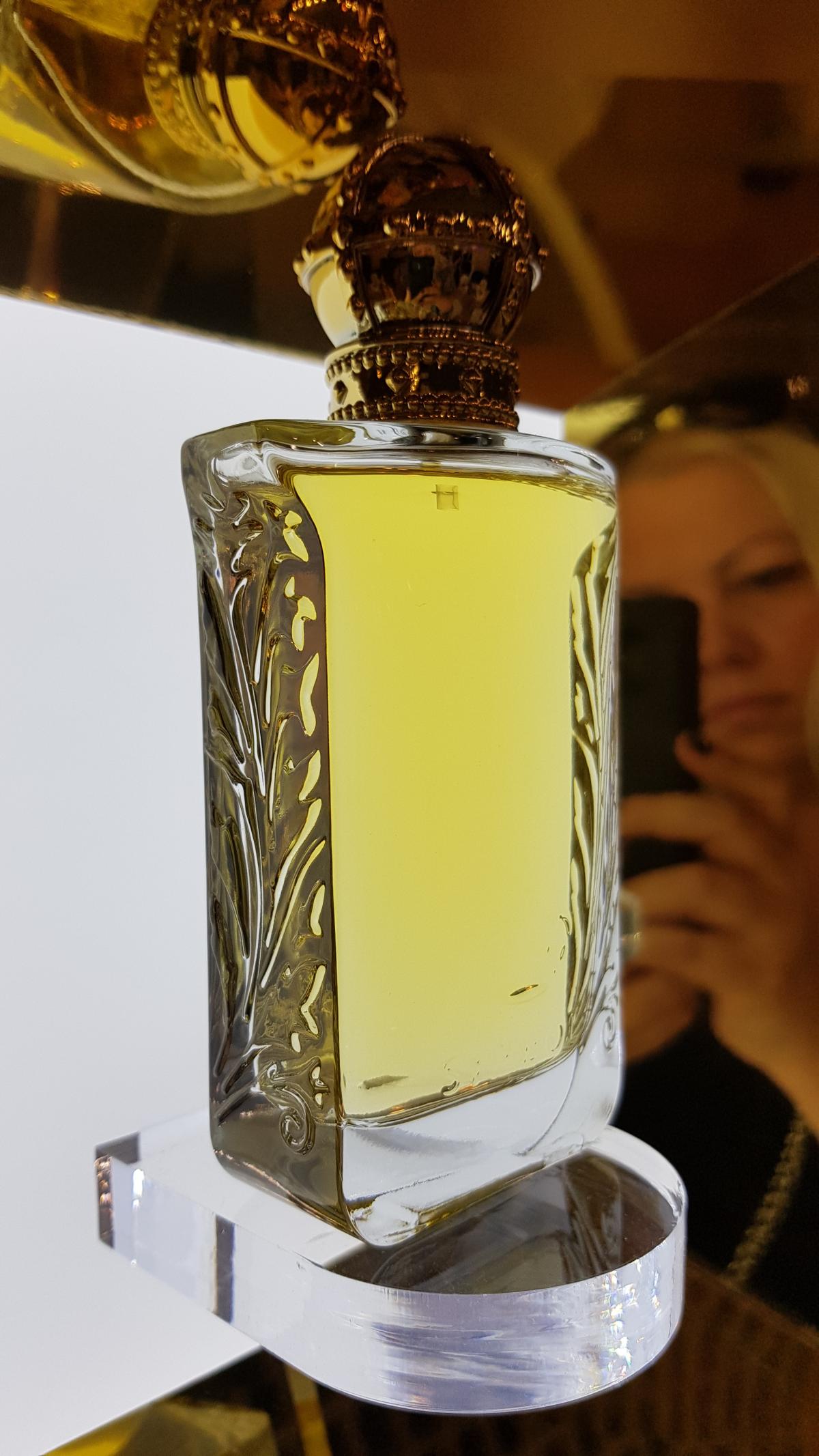 Symbol Eau de Parfum - Princesse Marina De Bourbon - Gallery 4