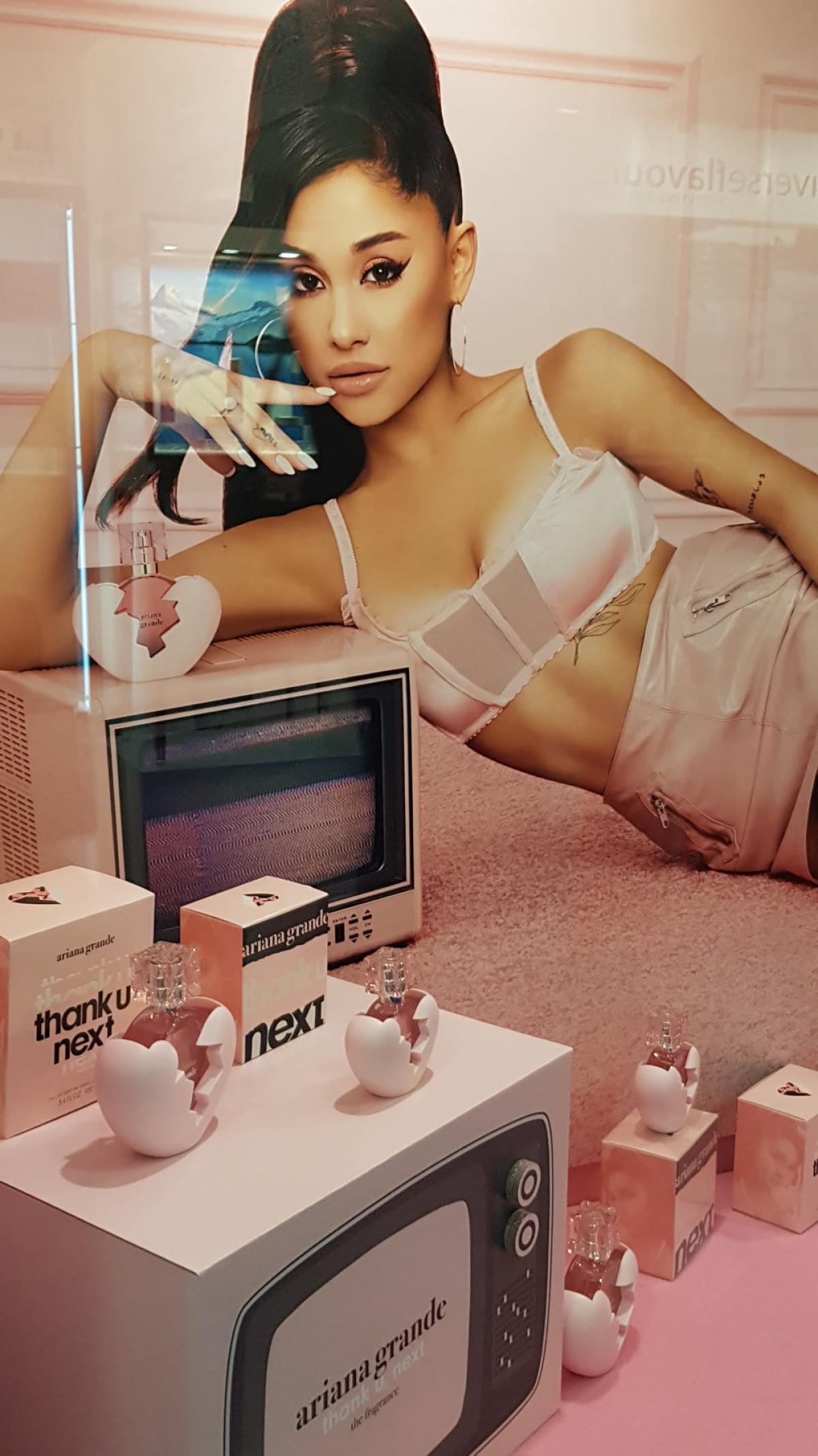 Thank U, Next - Ariana Grande - Gallery 1