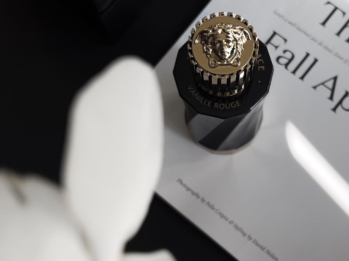 Vanille Rouge - Versace - Gallery 1