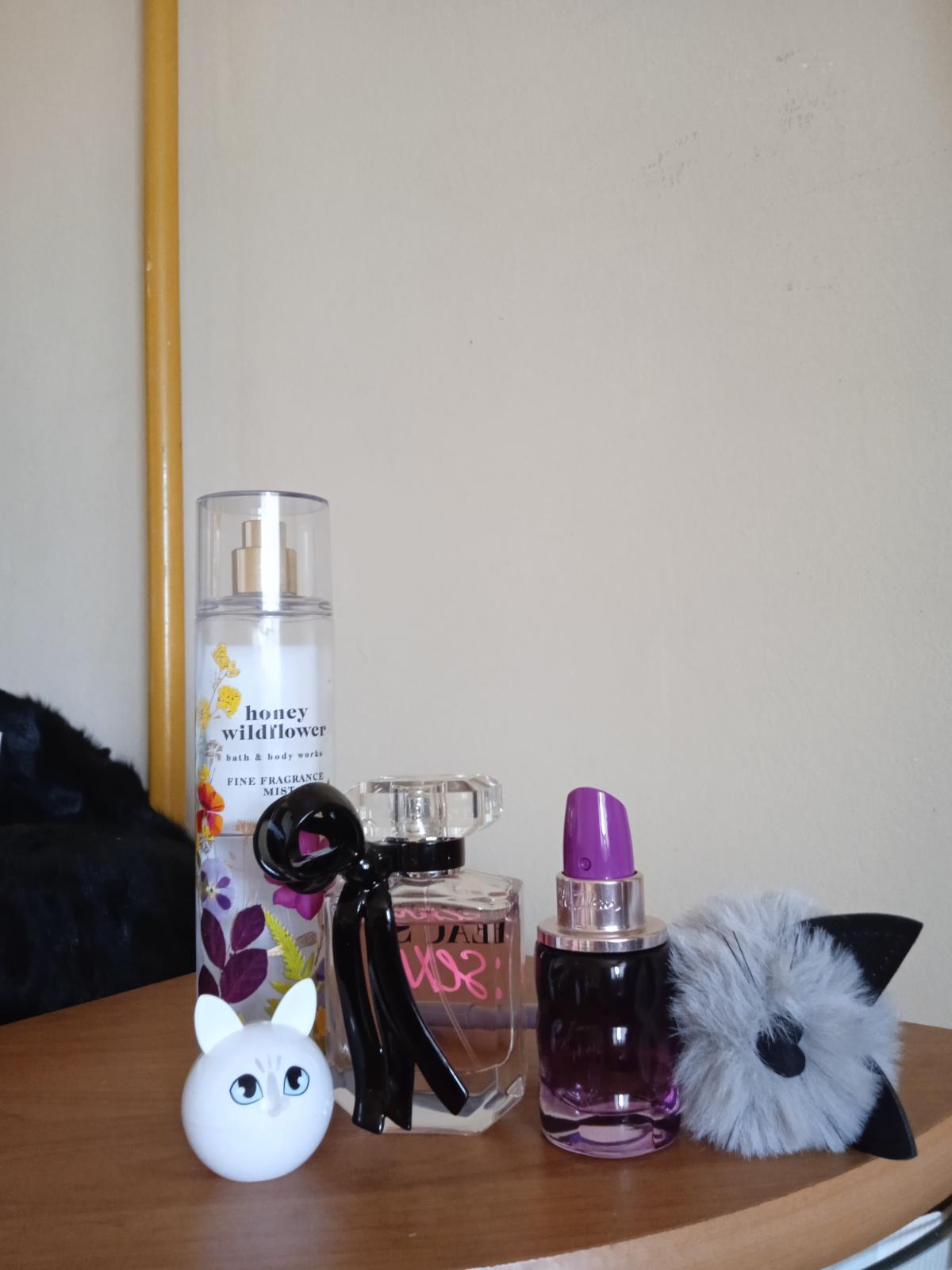 Yes I Am Fabulous - Cacharel - Gallery 3